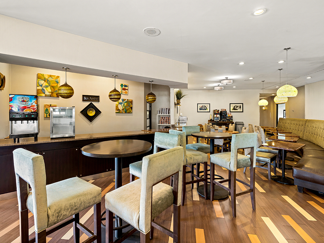 Breakfast area at Sonesta Essential Indianapolis Airport