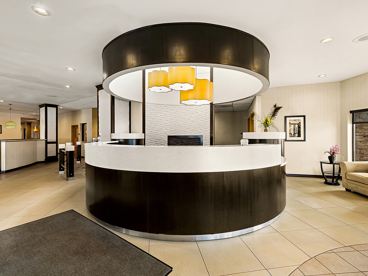 Front desk area at Sonesta Essential Indianapolis Airport