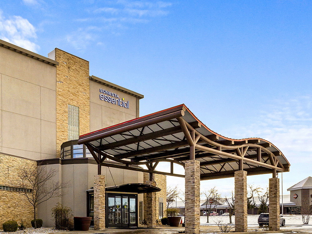 Exterior of Sonesta Essential Indianapolis Airport